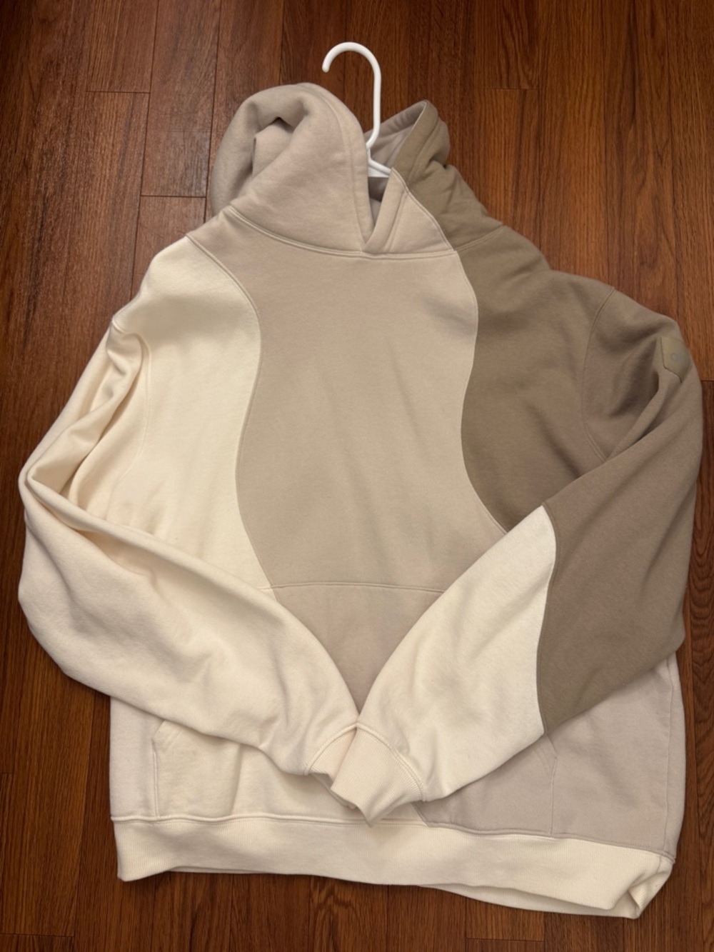 ALO men’s medium three tone hoodie
